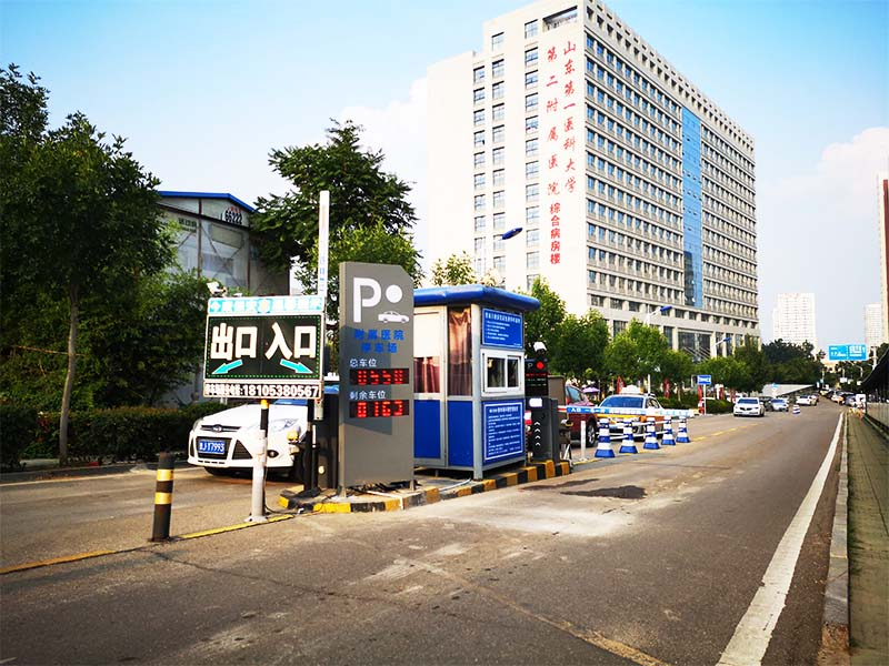 銳方達科技的車牌識別系統是由哪些設備組成?